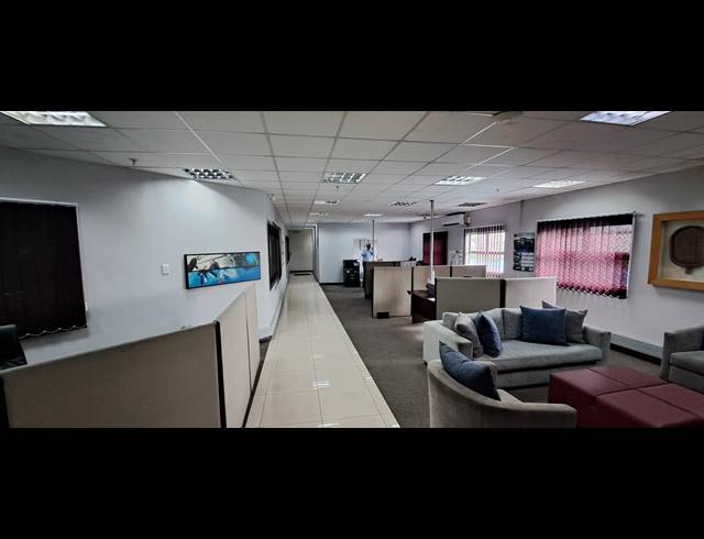 3,535M² FACTORY TO LET IN WESTMEAD